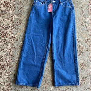 Low Rise Wide-Leg Jeans